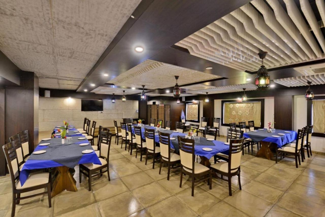 Hotel Puneet International Rāipur Kültér fotó