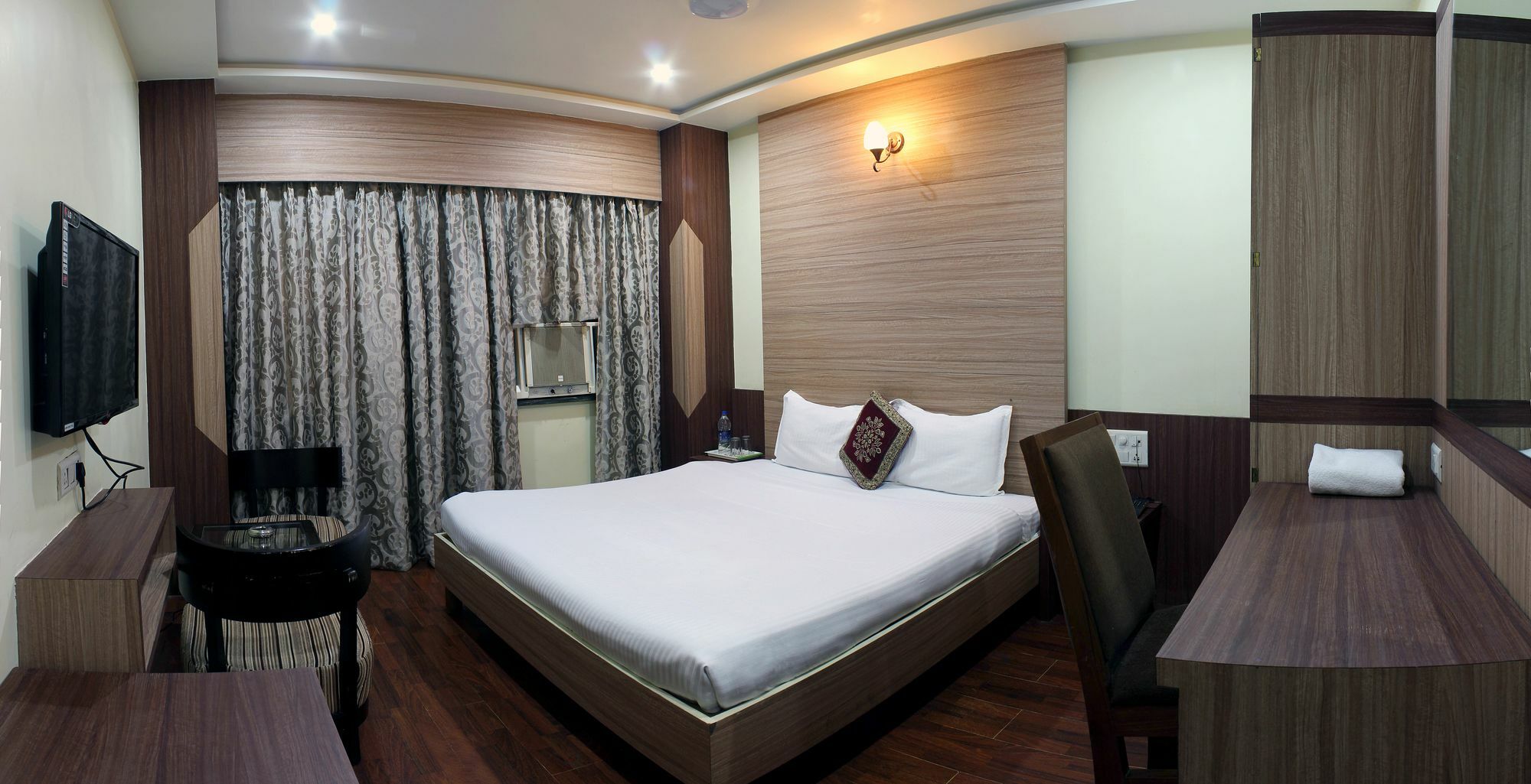 Hotel Puneet International Rāipur Kültér fotó