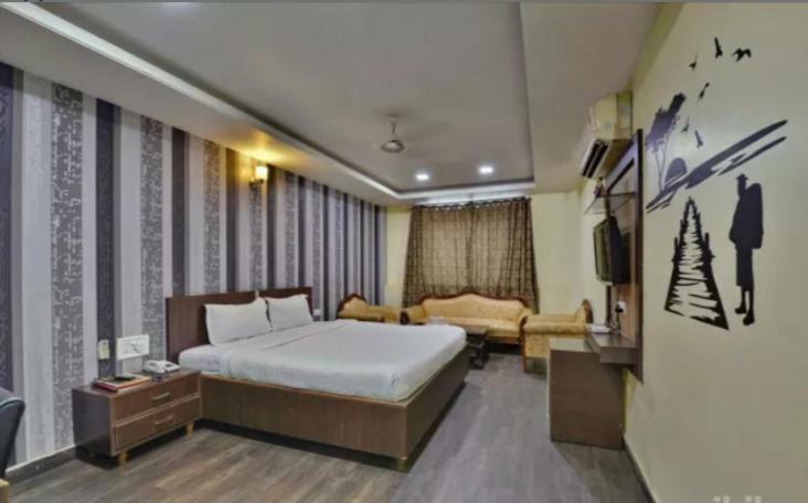 Hotel Puneet International Rāipur Kültér fotó