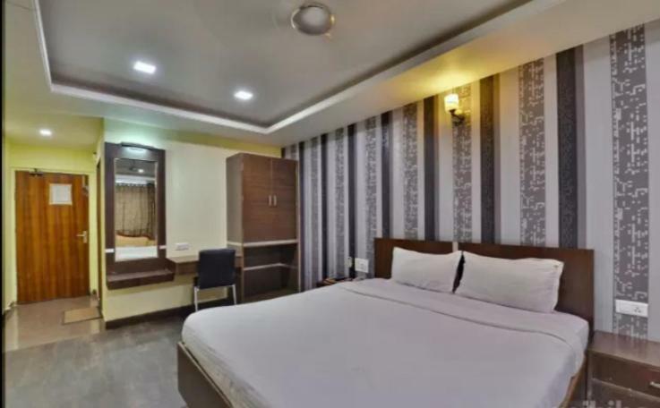 Hotel Puneet International Rāipur Kültér fotó