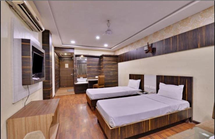 Hotel Puneet International Rāipur Kültér fotó